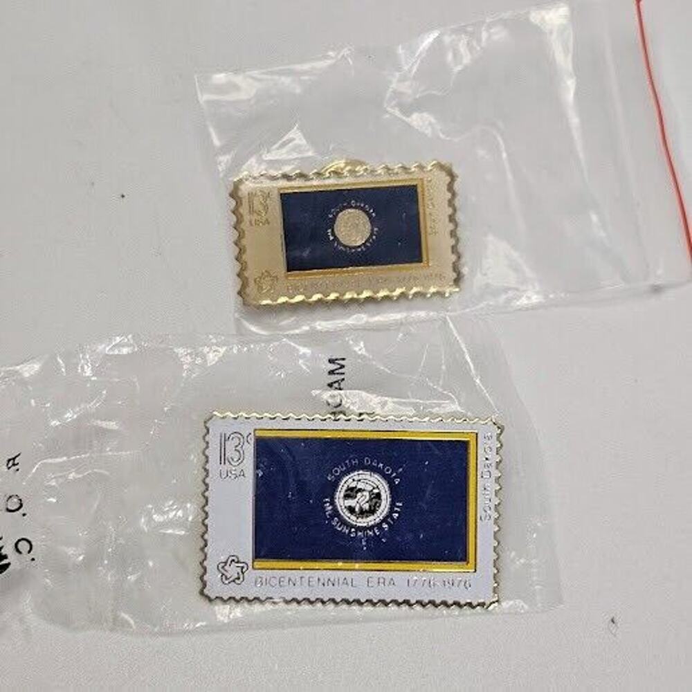 Set of 2 USPS 13 Cent BICENTENNIAL Stamp Enamel Lapel PIN/Pinback South Dakota